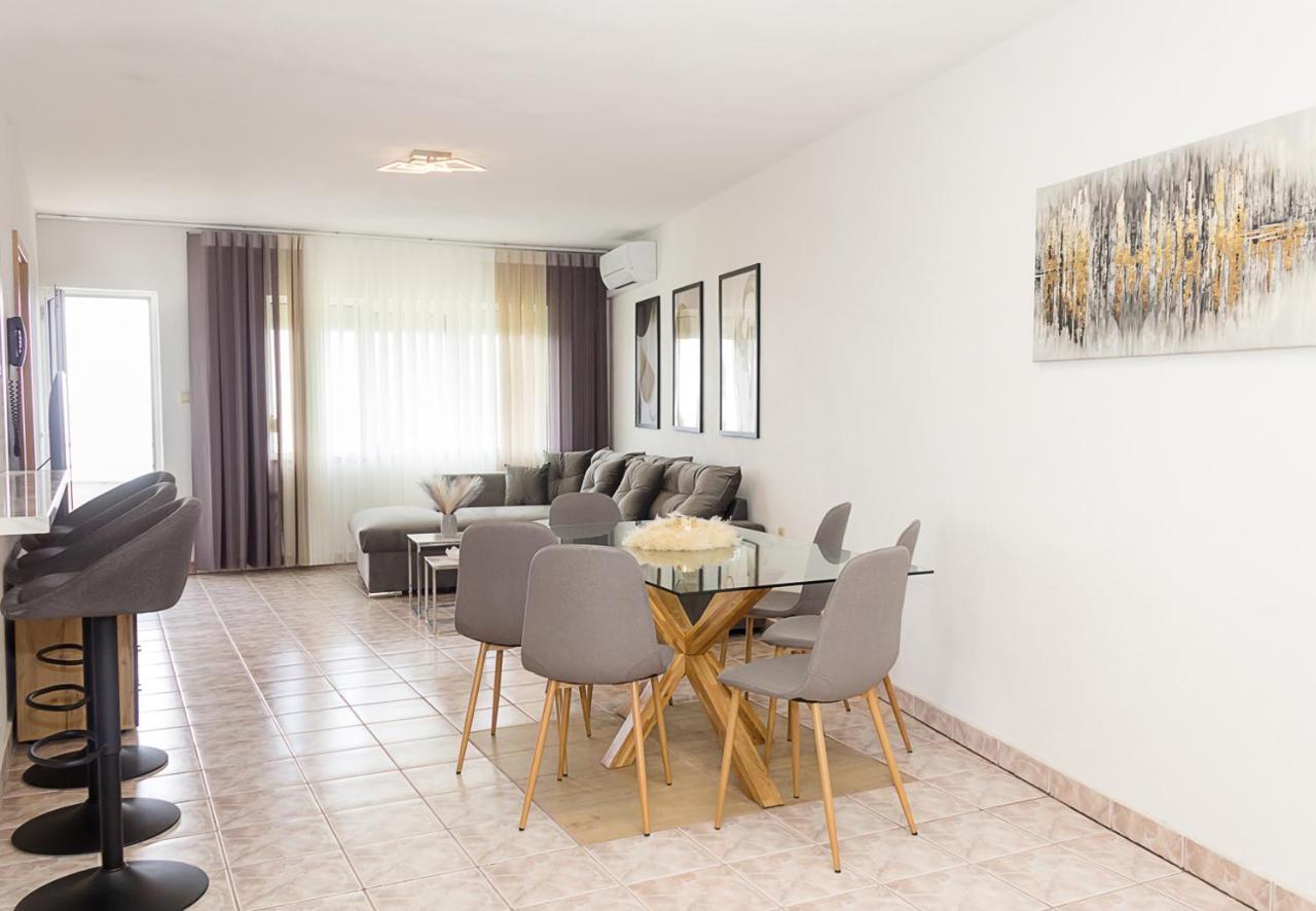 Two Identical Designer 2Bd Flats With Sea View In Balchik By Flat Mаnager Apartment Luaran gambar
